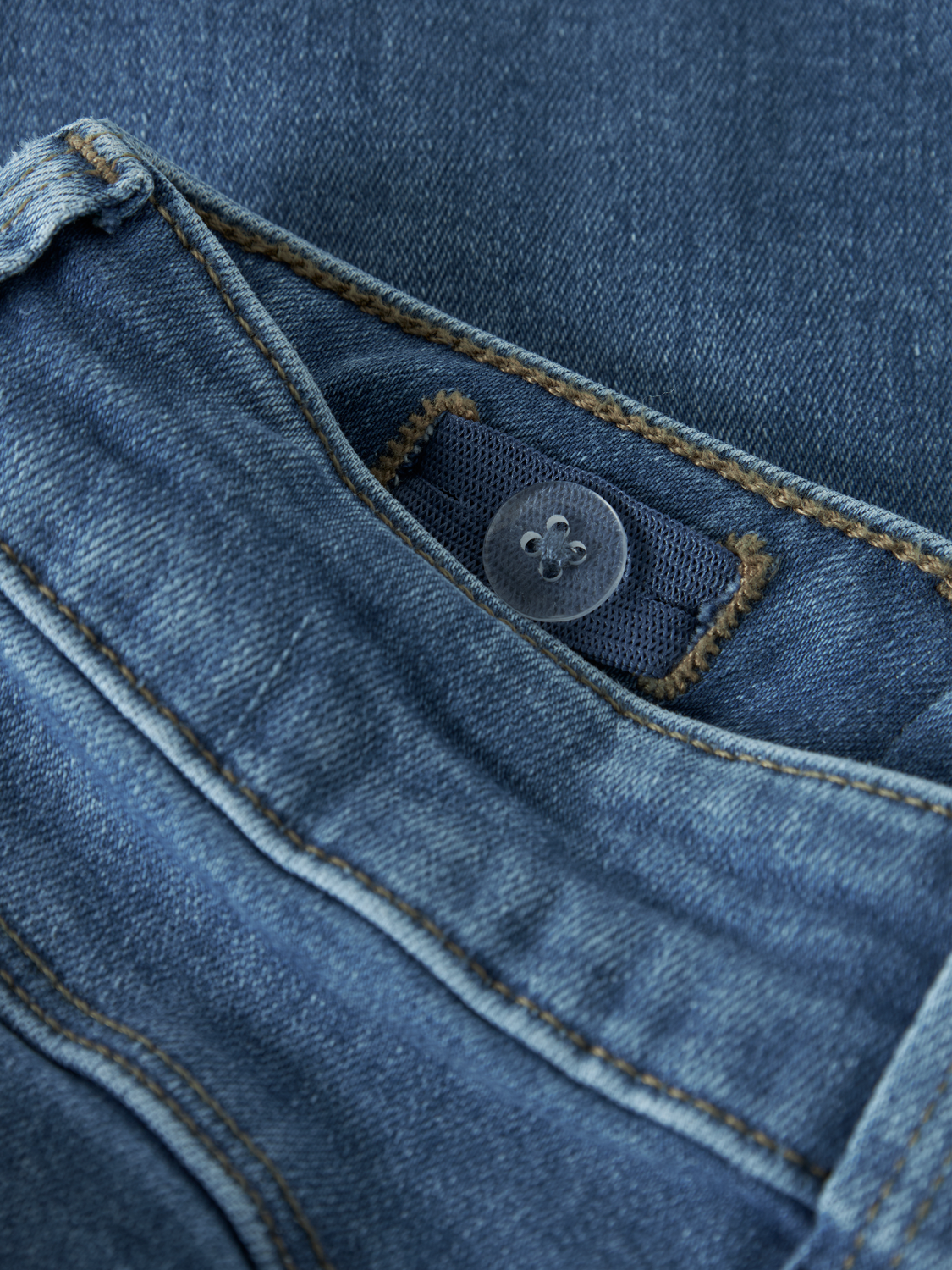 model_shot-front_full